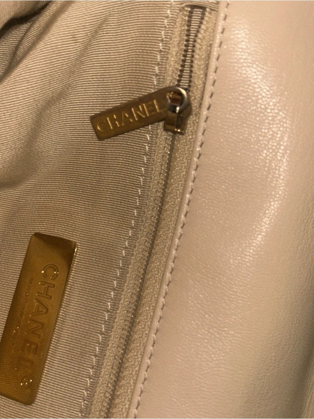 CHANEL Chanel 19 Small Medium 2Way Shoulder Crossbody Bag Lambskin Leather Beige - Picture 15 of 15